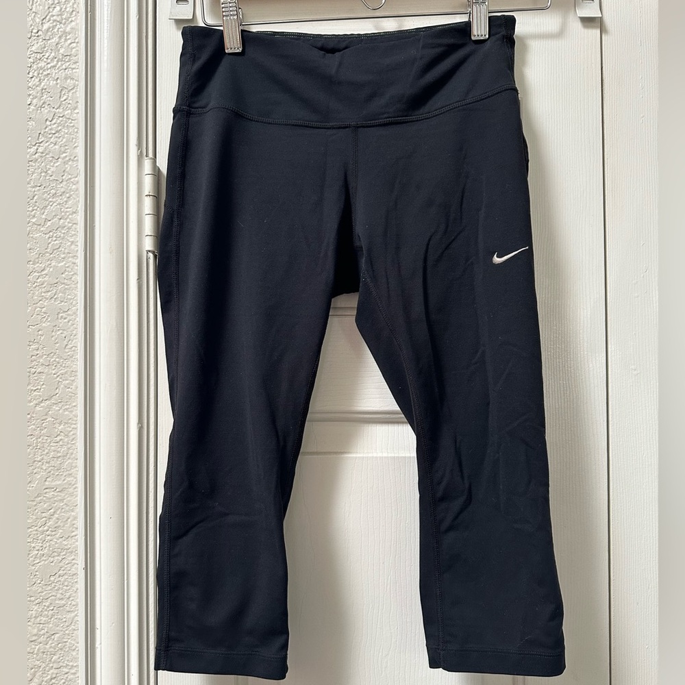 Nike women’s crop leggings size S